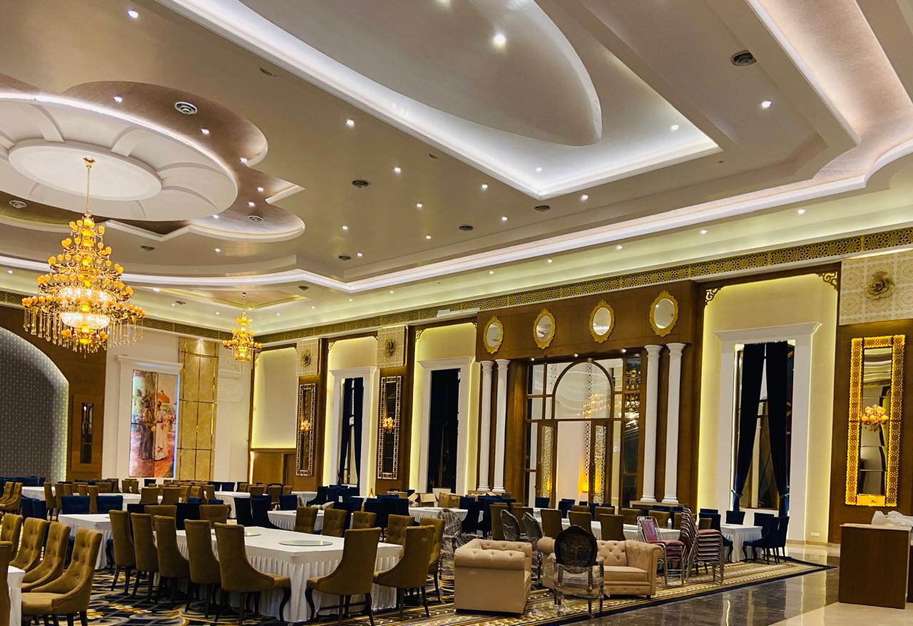 Kang Villa ceiling and columns